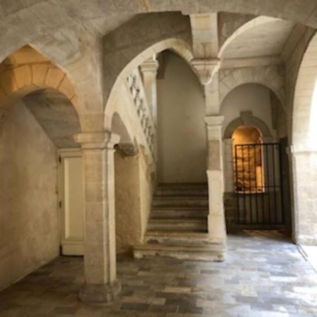 Uzes A Pied, Appartement Dans Cadre D'Exception Экстерьер фото