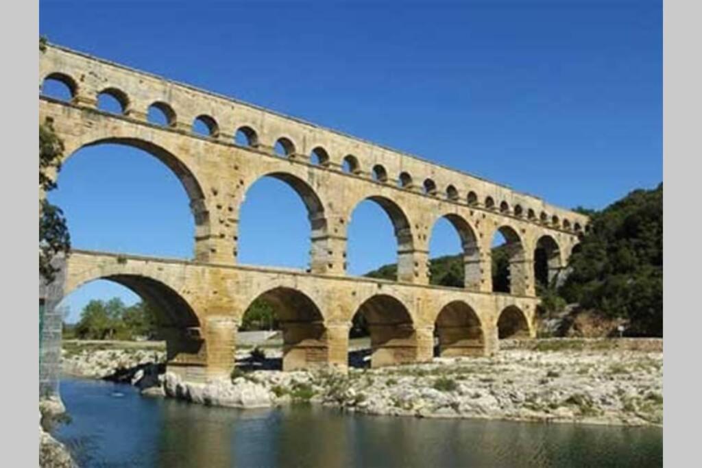 Uzes A Pied, Appartement Dans Cadre D'Exception Экстерьер фото